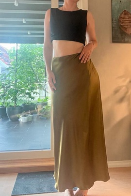 
                             
                                Sati Skirt.
                                cover of user feedbackCharlotte
                             
                        