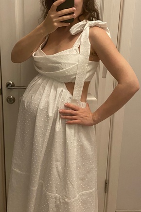 Идеально, отвлекает внимание от живота и скрадывает объём