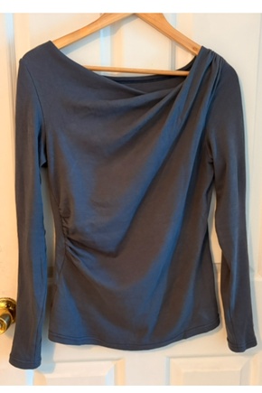 Beautiful top and sizing was perfect