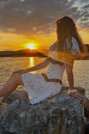 Очень красивое и привлекающее!              взгляды платье, люди оборачиваются!