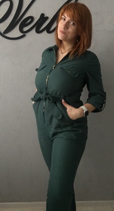 Отличный комбинезон!На работе самая красивая!