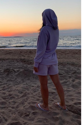 Лавандовый костюм из футера