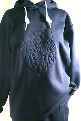 
                             
                                Худи Адриана.
                                Обложка отзыва пользователя Eienchik
                             
                        