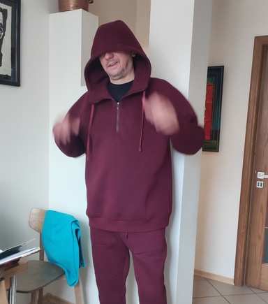 Отличное худи большого объёма!