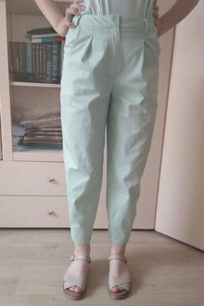 Модные брюки-бананы