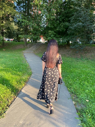 Изящное женственное платье