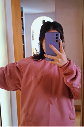 
                             
                                Nikki Sweatshirt.
                                cover of user feedbackOhness
                             
                        