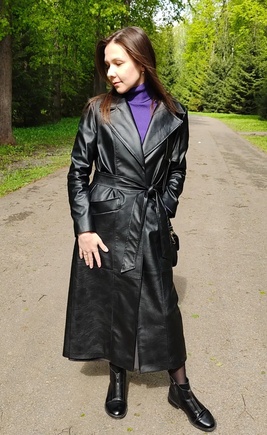 Классический стильный черный  плащ