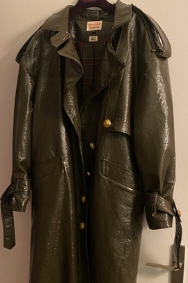 
                             
                                Peyton trench coat.
                                cover of user feedback@ingrid.lgdr
                             
                        