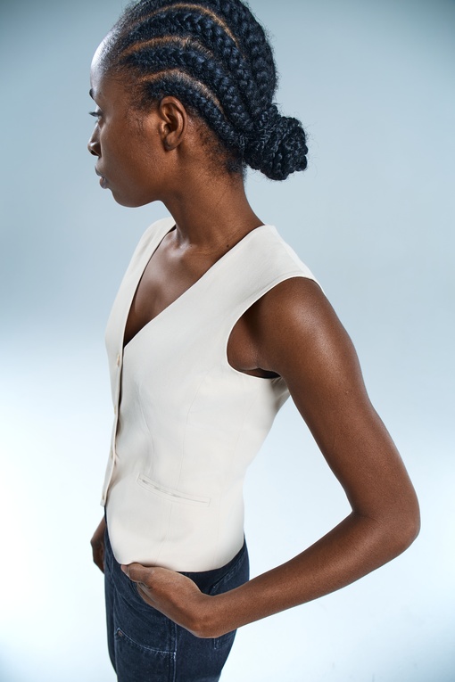 Liliana Vest