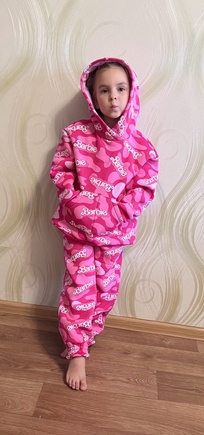 Прекрасный костюм для ребенка.