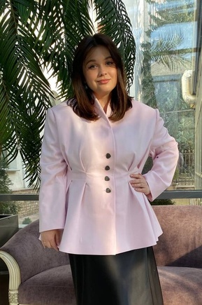 New look - 2025! Женственные приталенные жакеты снова в моде