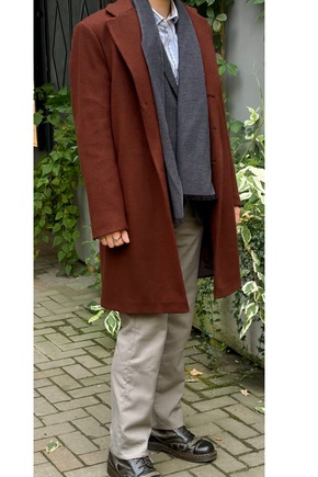 Современное пальто из винтажного драпа