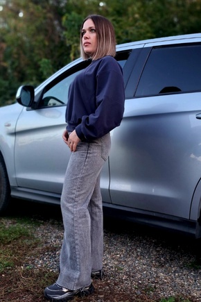 Классный объёмный короткий свитшот