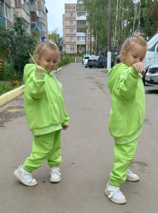 Отличный костюм.