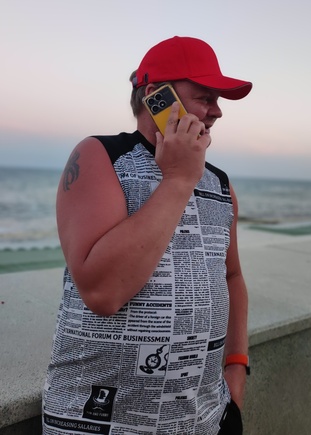 Газета - двигатель прогресса. И почитать, и накрыться, и огонь разжечь (Б. Акунин).