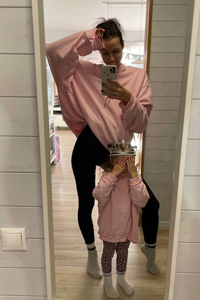 Сшила в розовом цвете своей малышке