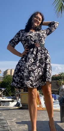 Платьев много не бывает