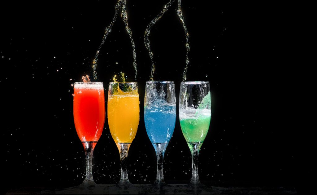 pexels-photo-1028637-champagnedrinkar-for-fest-vinbanken
