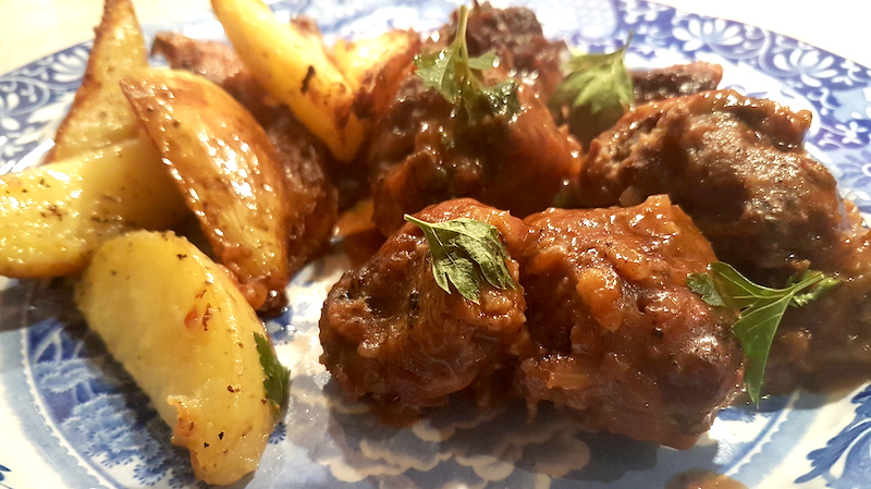 Spanska kottbullar albóndigas caseras till rott vin-vinbanken
