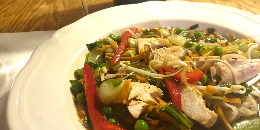 Modern bowl med kyckling