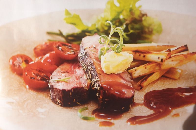 Vin-till-lagtempererad-hjortfile-med-rosmarinsky-recept-vinbanken