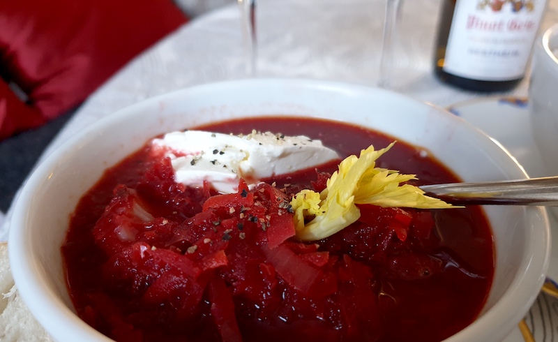 vin-till-rodbetssoppa-med-smetana-vinbanken