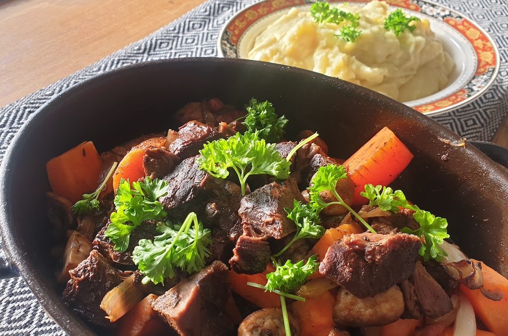 vin-till-rodvinsbraserad-algbog-recept-vintips-vinbanken