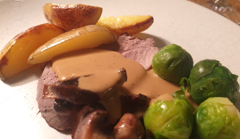 Vin-till-hjortstek-med-enbarssas-vinbanken