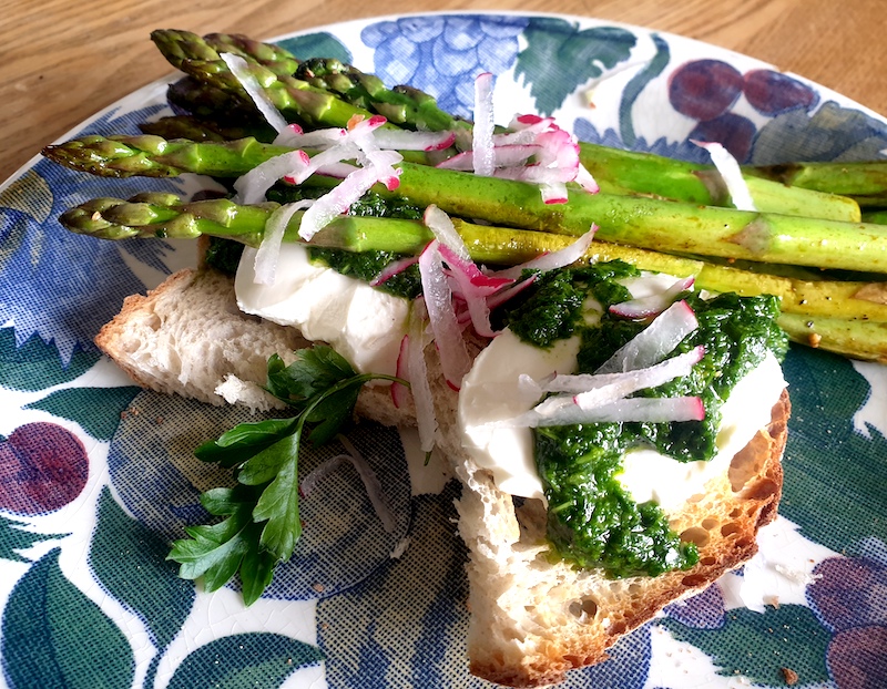 vin-till-stekt-sparris-med-gremolata-vinbanken
