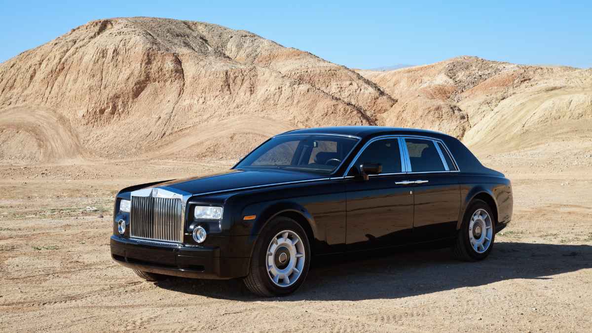 Rolls-Royce Shares in 2024 Investment Insights and Market Projections