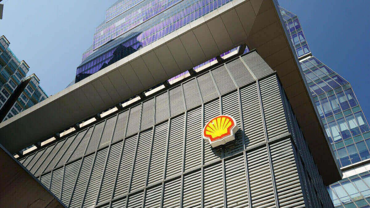 Shell shares rally as earning call sets high bar for Exxon and Chevron