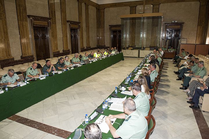 El Gobierno castiga a la Guardia Civil por su naturaleza militar y la excluye de la profesión de riesgo