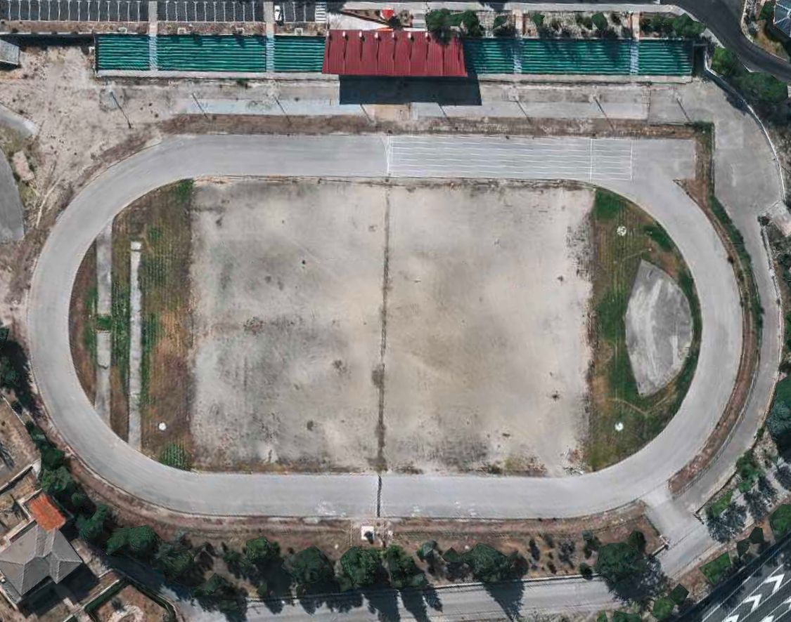 Exámenes sobre piedras: la vergüenza de la pista del Colegio de Guardias Jóvenes