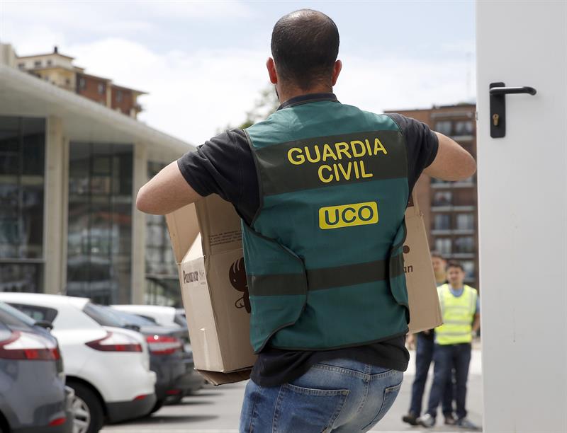 AUGC logra que se apruebe dotar de prendas identificativas a las unidades de investigación