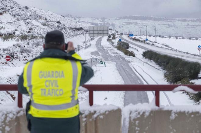 La Guardia Civil reconoce ante la Defensora del Pueblo errores en sus comunicaciones