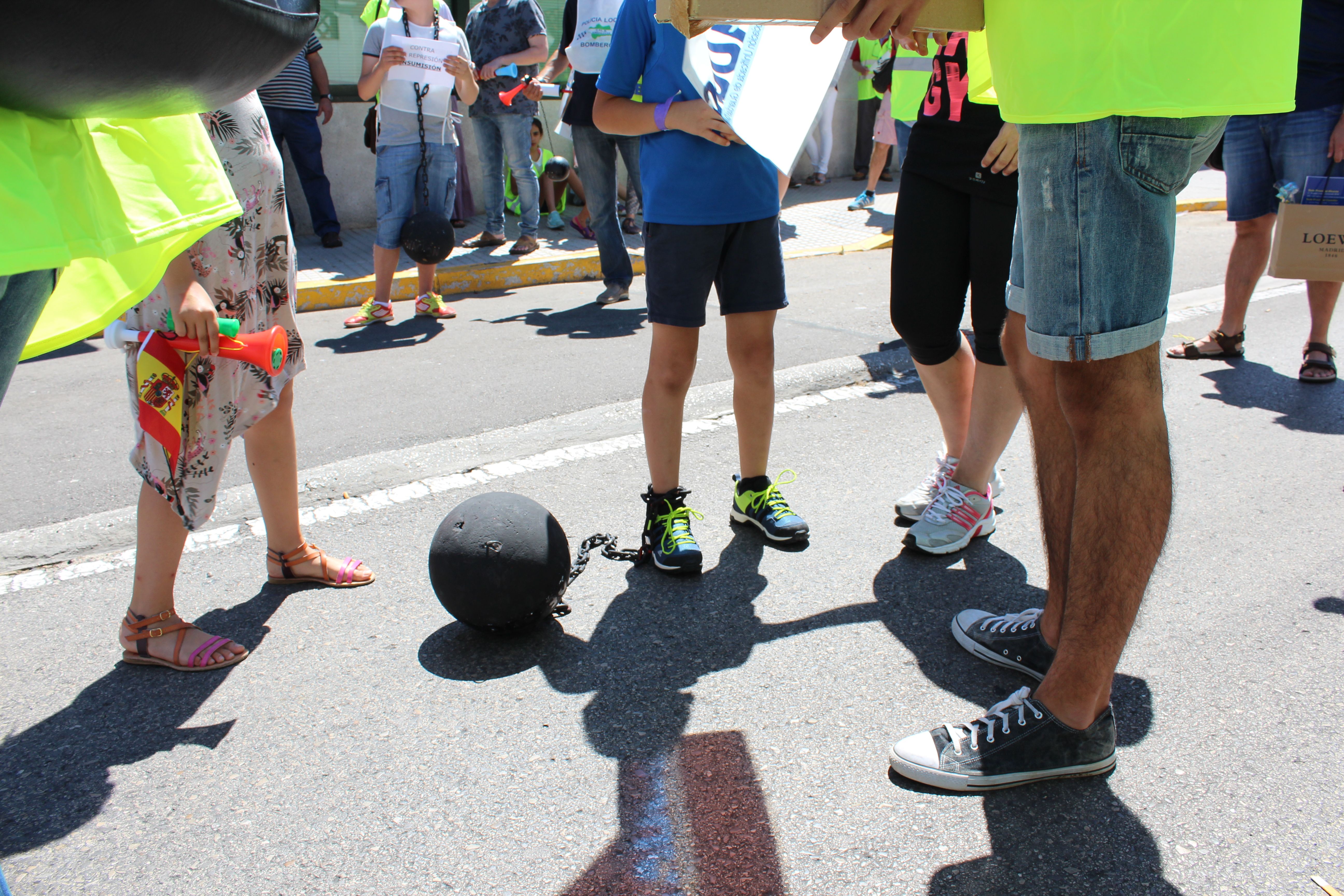 Nace la plataforma ‘NO   SILENCIO’, en apoyo de los guardias civiles desterrados en Cádiz. Entra y firma, necesitan tu apoyo