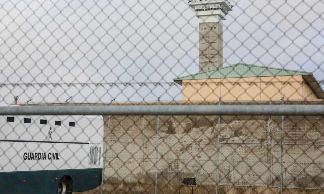 La fuga de un preso en el hospital general de valencia expone el abandono institucional y el riesgo que sufren los guardias civiles en las custodIias