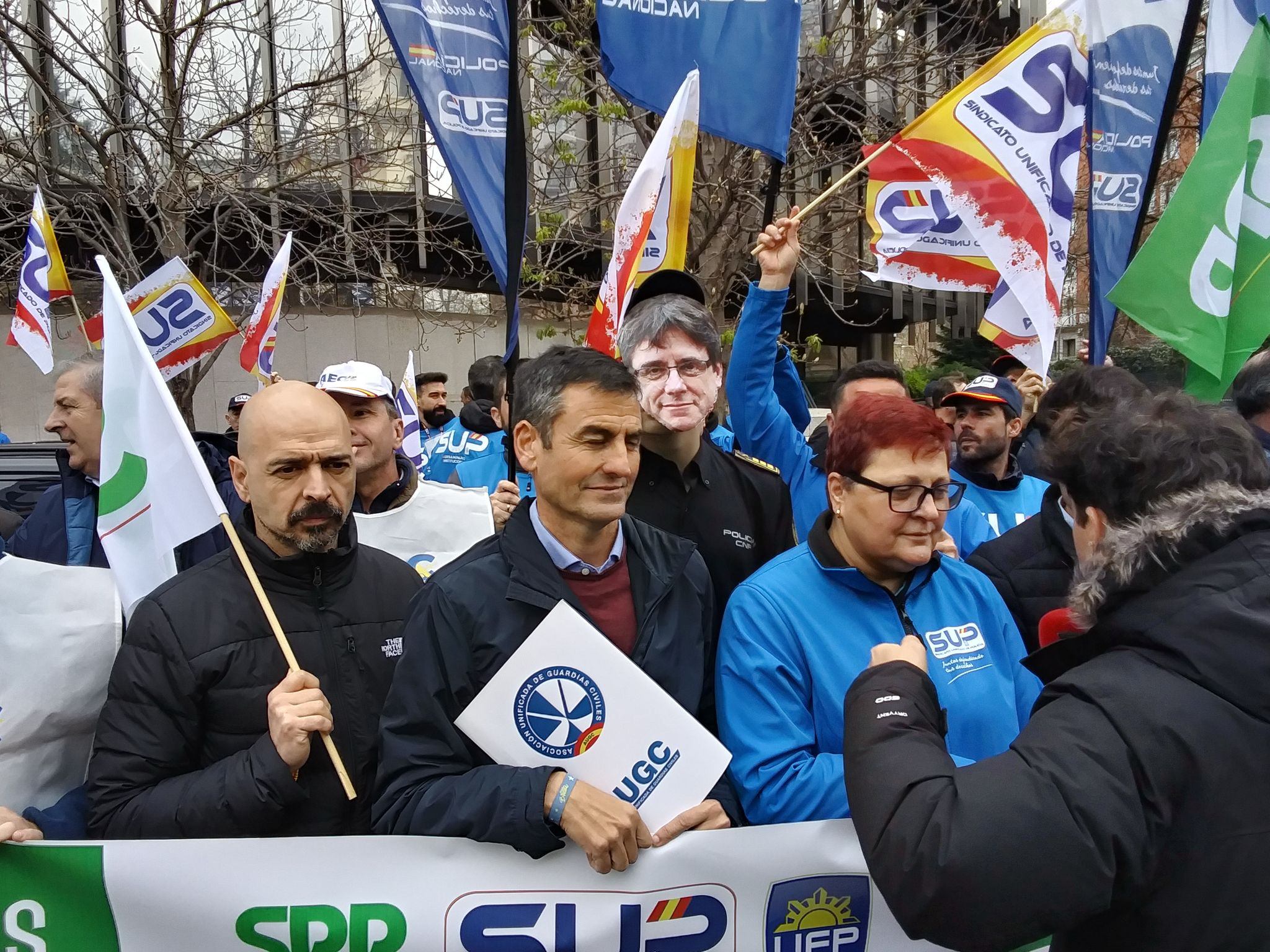 Policías nacionales y guardias civiles salen a las calles de toda España