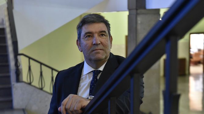 Sr. Holgado, usted el director de la Guardia Civil: actúe como tal *