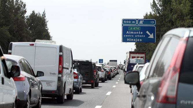 AUGC reclama alternativas a los cortes de tráfico para el paso de las hermandades rocieras, que ponen en riesgo a los agentes y causan grandes molestias a los conductores