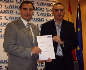 CONCENTRACIÓN ANTE EL MINISTERIO. AUGC Y UO EN LUCHA.