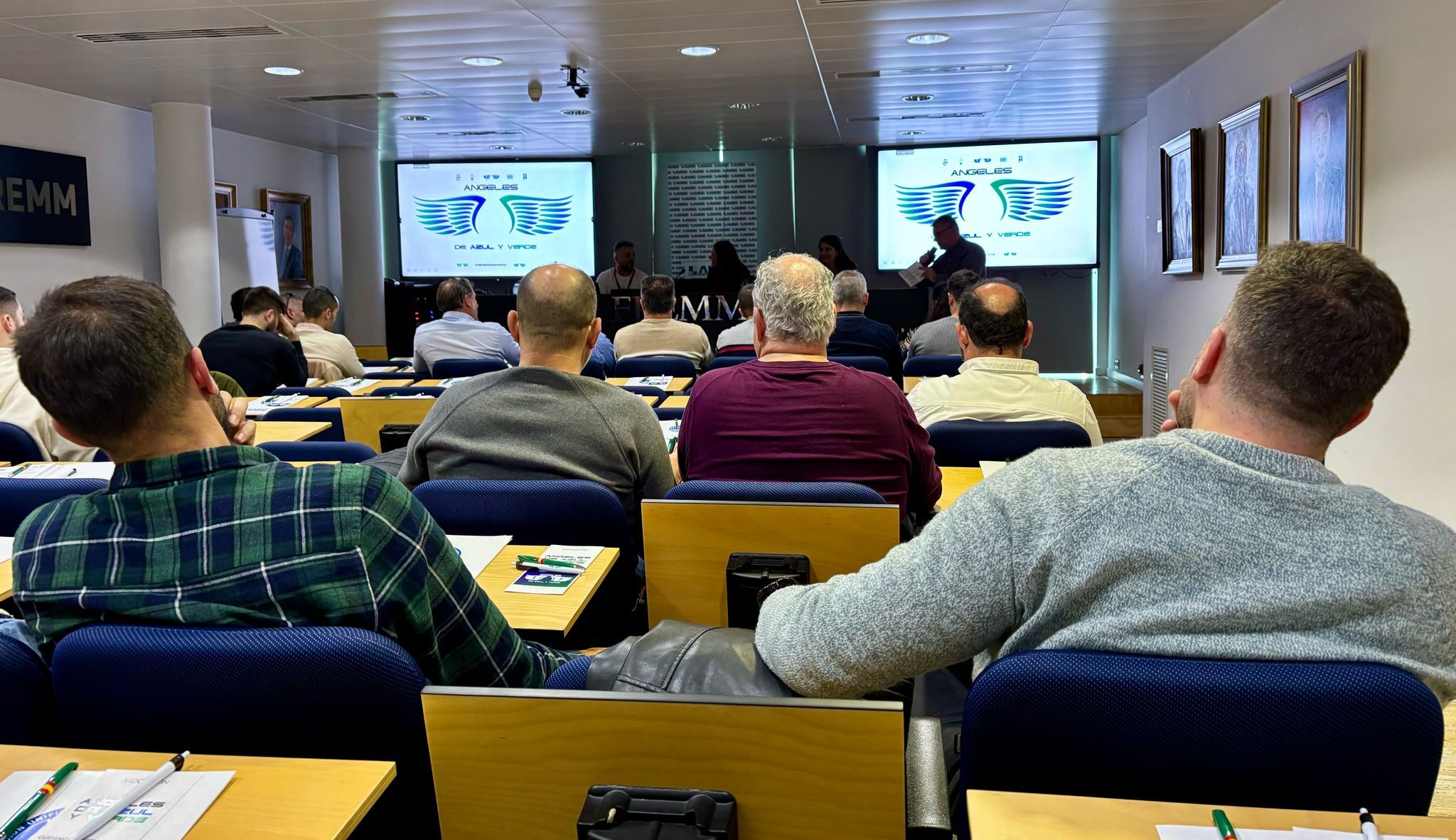 AUGC Murcia participa en la charla para cuerpos policiales sobre estrategias de afrontamiento para situaciones de emergencia