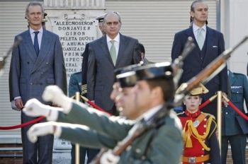 Oposición frontal de AUGC a las nuevas ordenanzas que hoy entran en vigor por suponer la remilitarización de la Guardia Civil.