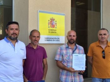 Representantes de AUGC presentan una carta en las subdelegaciones del Gobierno por los expedientes