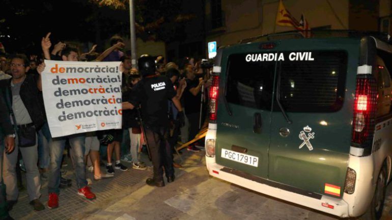 Las Asociaciones Profesionales Representativas en el Consejo de la Guardia Civil muestran su apoyo incondicional a los Guardias Civiles  y Policías que han actuado para impedir el referéndum ilegal en Cataluña