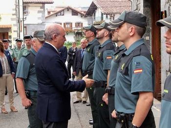 ¿Dará la cara el ministro del Interior frente a los guardias civiles?