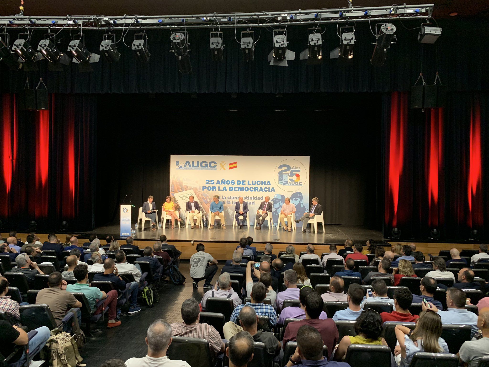 AUGC celebra su 25 aniversario en un acto multitudinario con la asistencia de varios exdirectores generales de la Guardia Civil