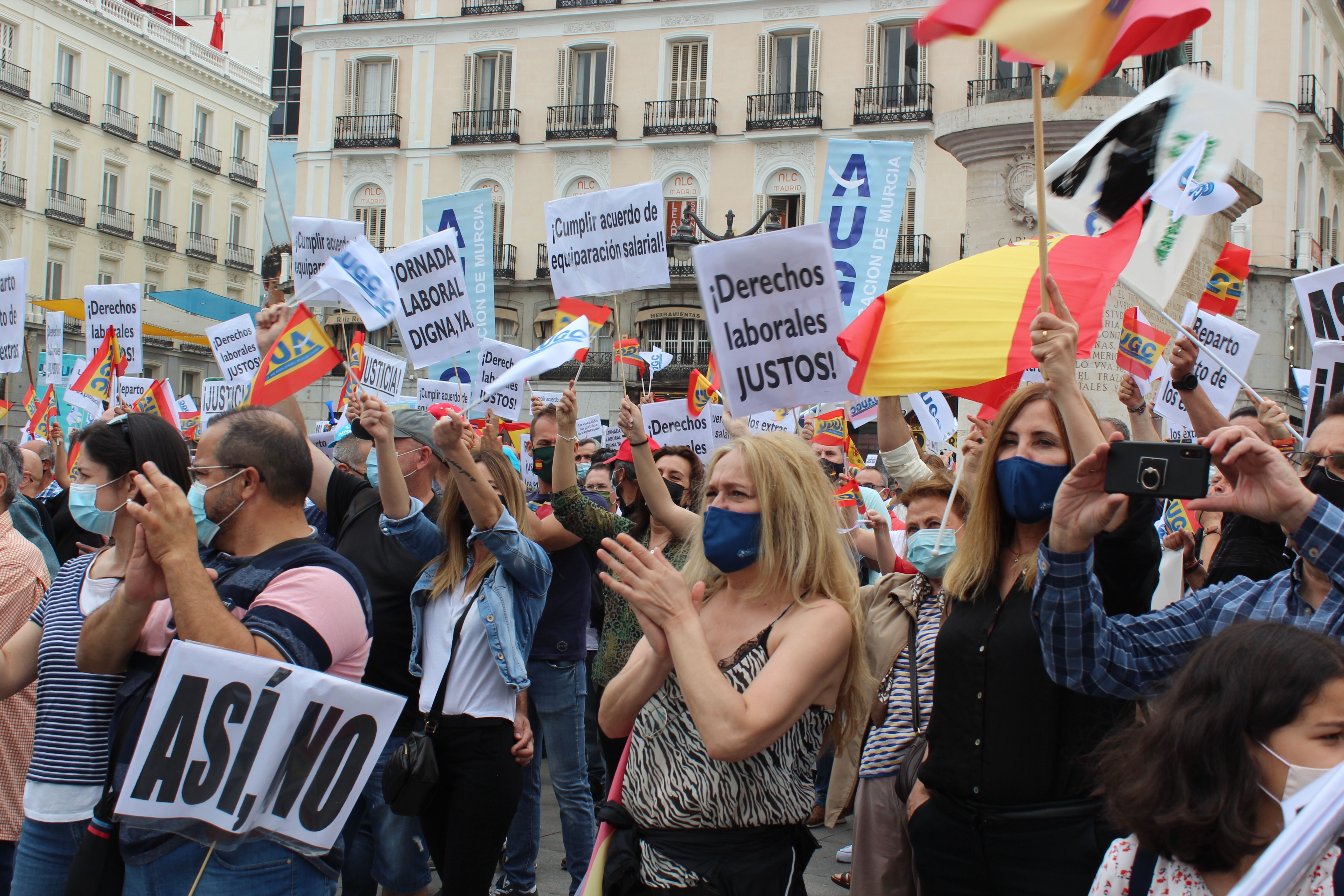 Descárgate el boletín especial de AUGC  con el resumen de la concentración del 5 de junio