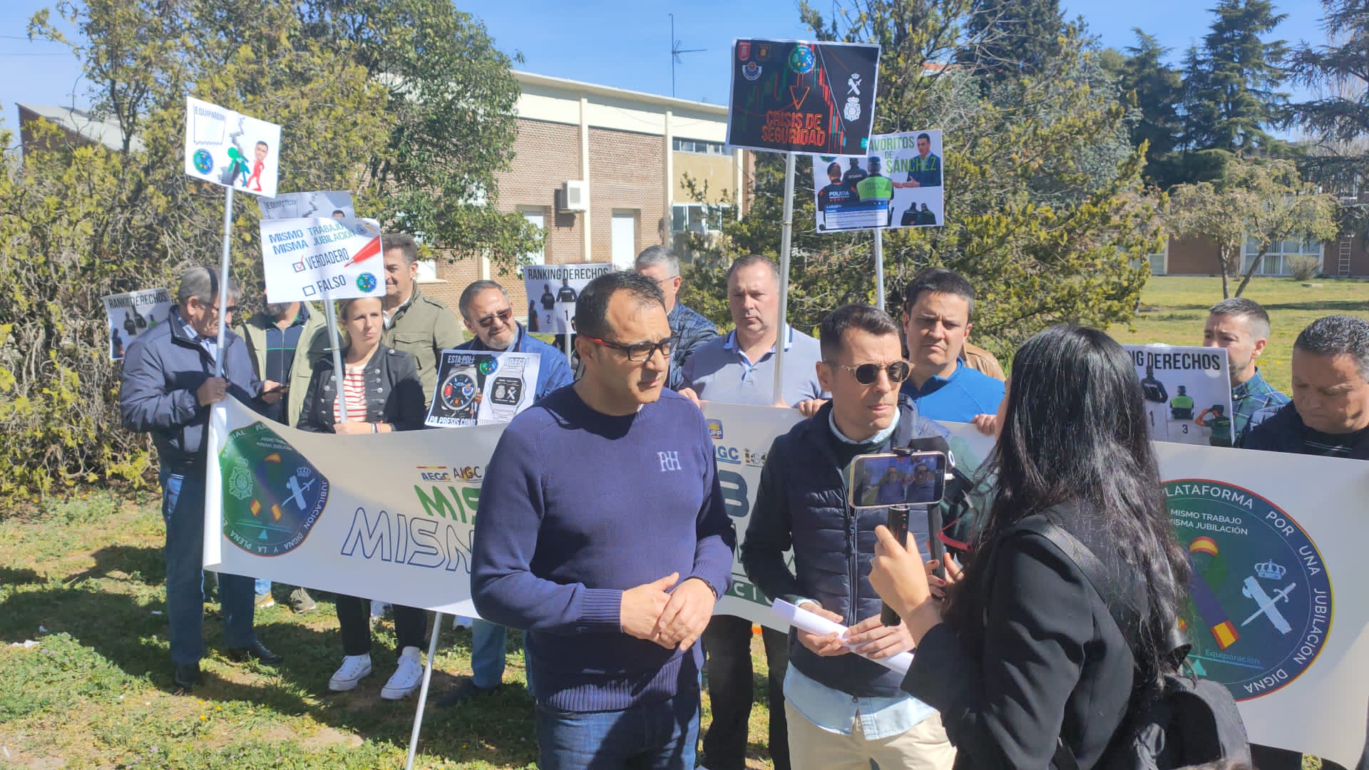 La Plataforma por una jubilación digna y la plena equiparación salarial de policías y guardias civiles regresa a la Moncloa